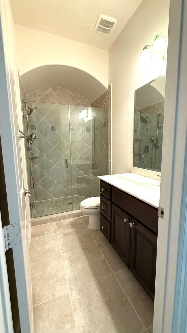Building Photo - 4802 Fairford Dr