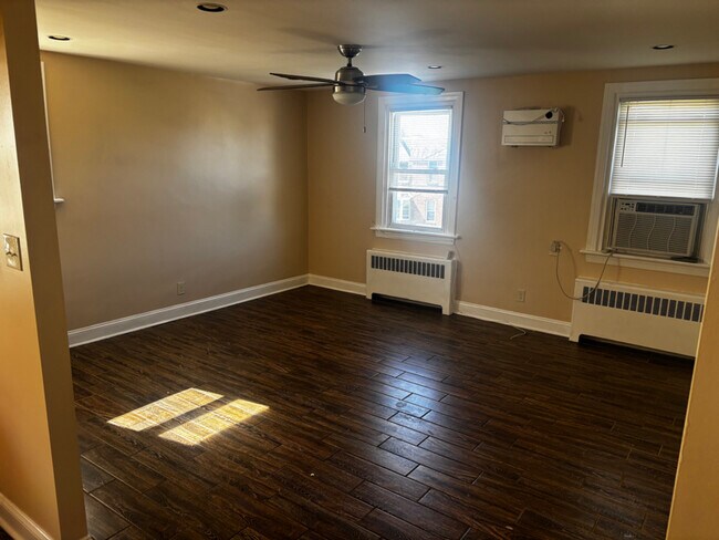 Foto del edificio - 8009 Rodney St