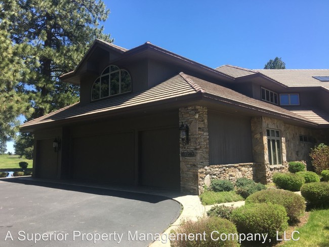 Building Photo - 60340 Sunset View Dr