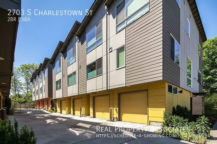 Foto principal - Gorgeous Townhome