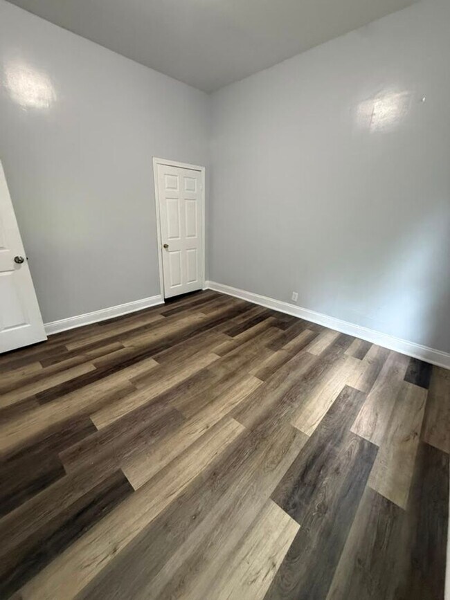 Foto del edificio - 1427 8th St W