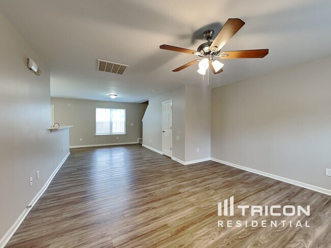 Foto del edificio - 9514 Parkridge Dr