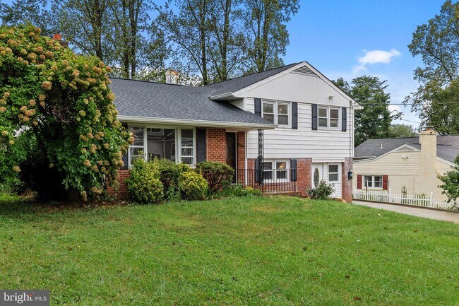 Building Photo - 7513 June St