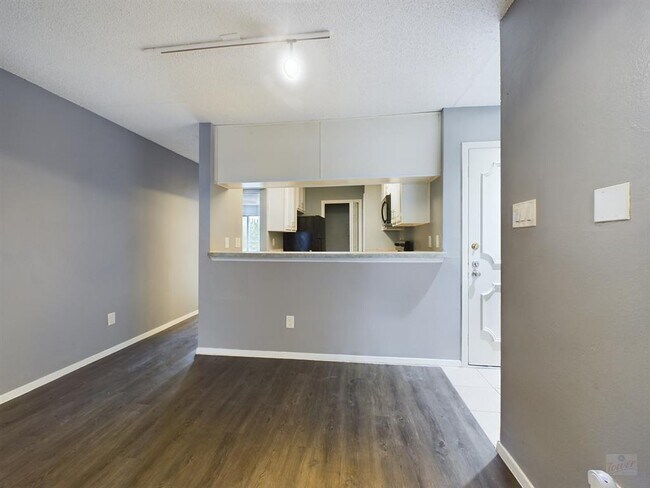 Foto del edificio - 806 W 24th St