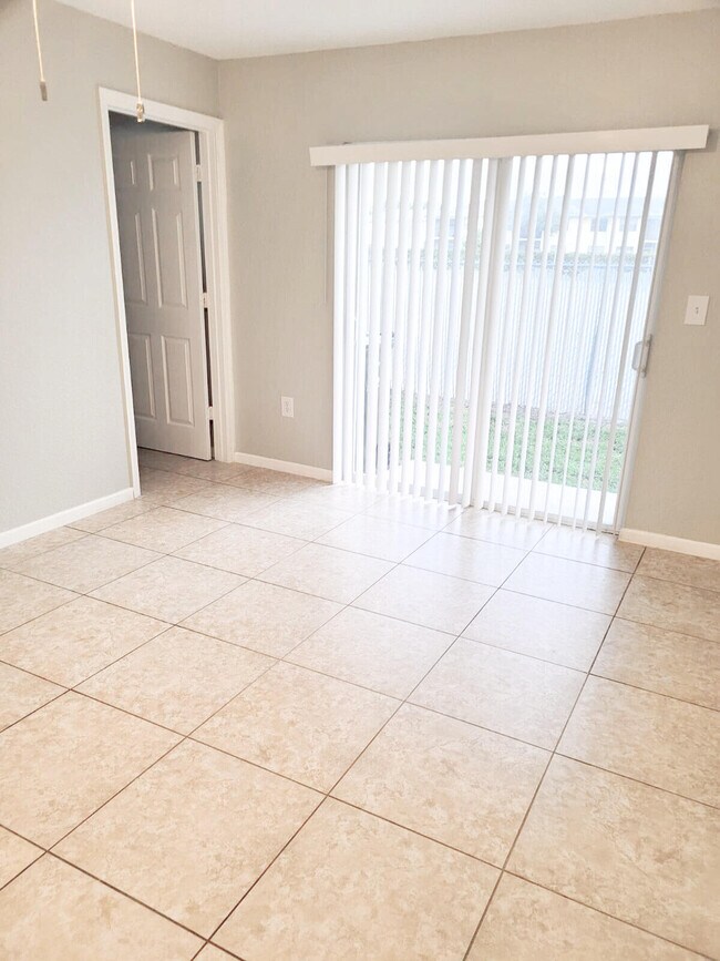 Foto del edificio - 524 Southridge Rd