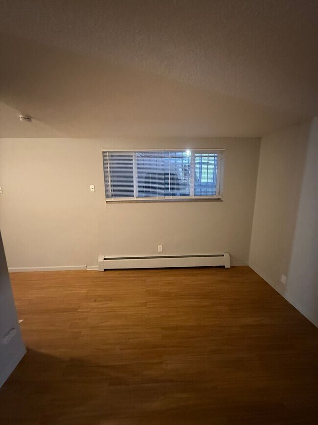 Building Photo - 1 bed, 1 bath Apartment in Aurora!