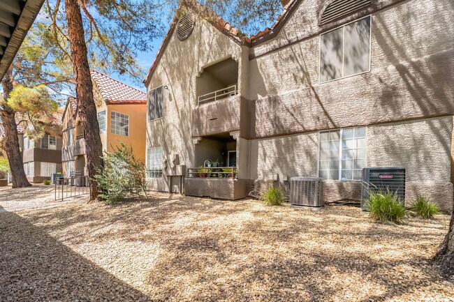 Foto del edificio - 2200 S Fort Apache Rd