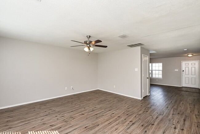 Building Photo - 4649 Sea Ridge Dr