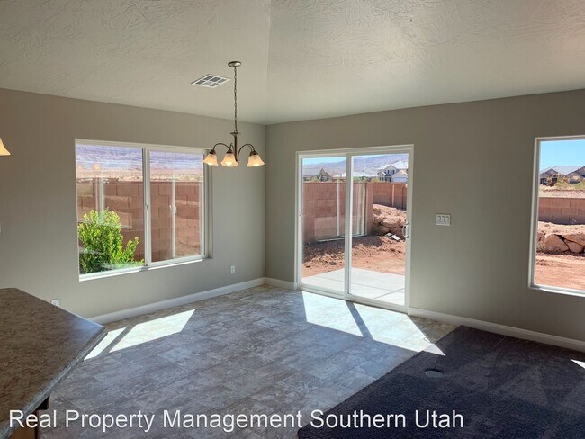 Building Photo - 4 br, 3 bath House - 1012 East 4090 South