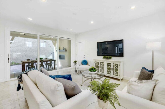 Foto del edificio - 1025 Forbes Ln