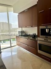 Foto del edificio - 15811 Collins Ave
