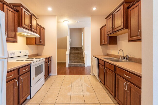 Building Photo - 1138 N Sherman Ave