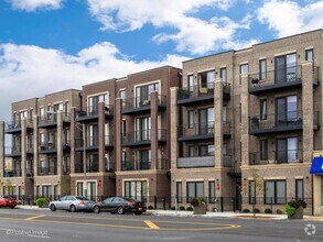 Building Photo - 6031 W North Ave