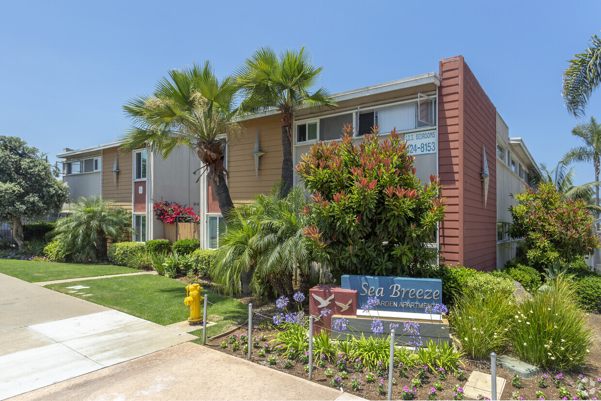 Primary Photo - Sea Breeze Garden Apartments