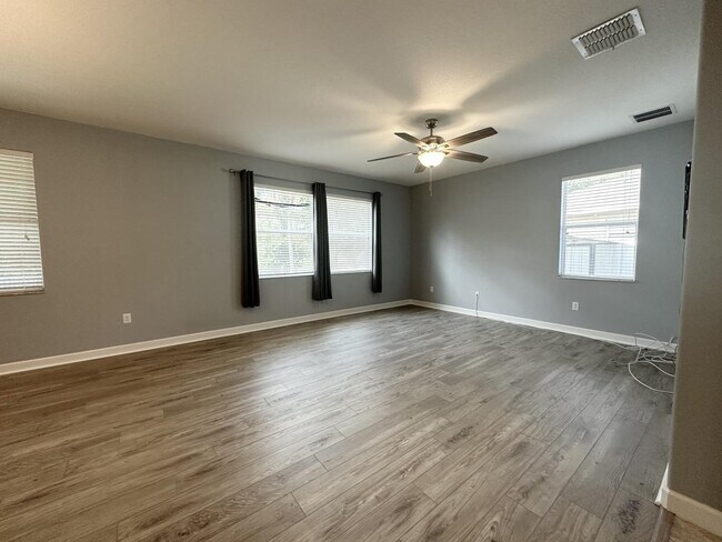 Foto del edificio - "Spacious 5-Bedroom Retreat with Scenic Views in The Verandahs!"