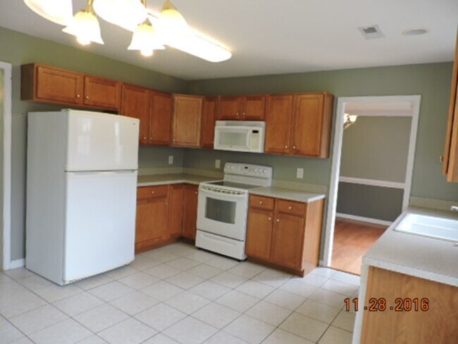 Building Photo - 391 Crystal Spring Dr