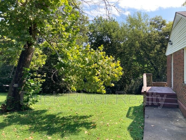 Foto del edificio - 206 Lee Dr