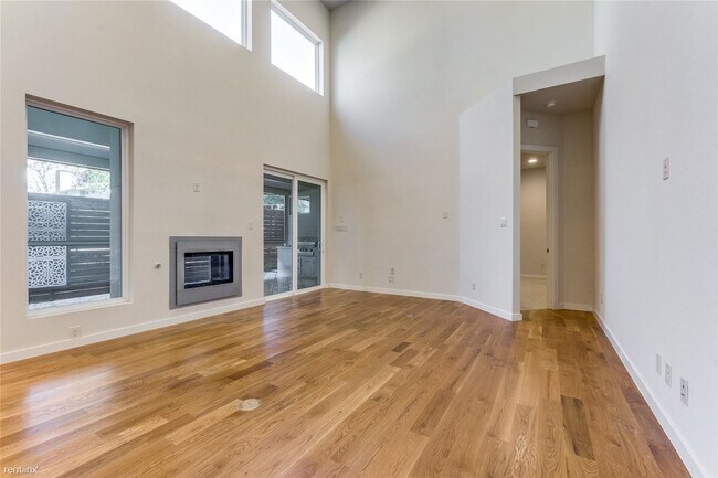 Foto del edificio - 3 br, 2.5 bath House - 2070 Modern Pl