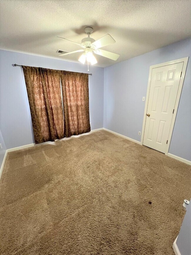 Foto del edificio - 1408 Squire Dudney Dr