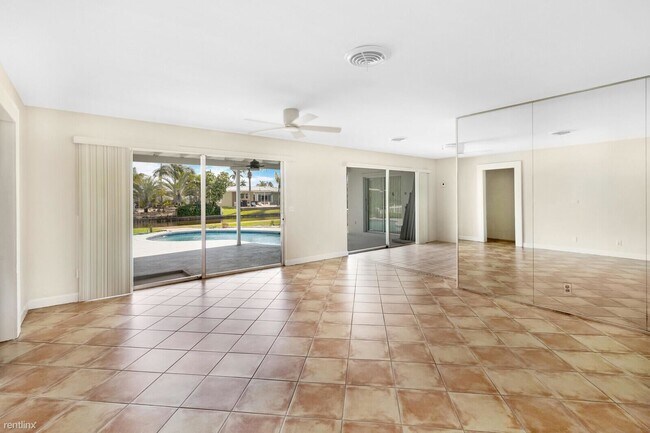Foto del edificio - 3 br, 3 bath House - 4340 NE 15th Ave