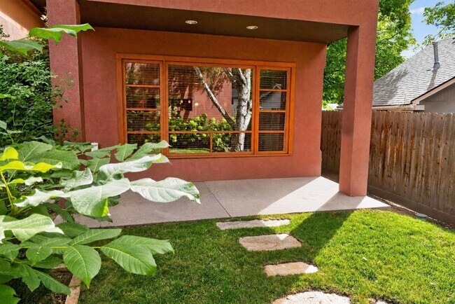 Foto del edificio - 2105 N 33rd St