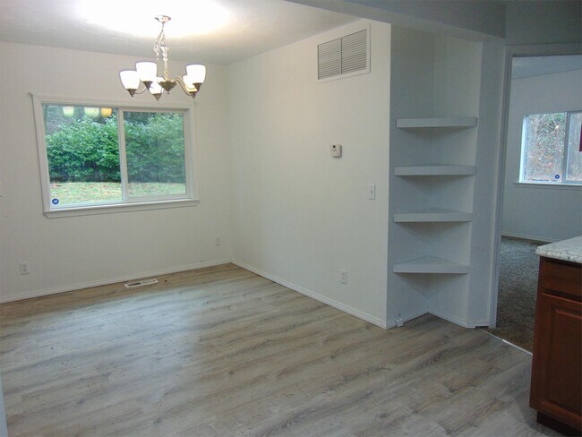 Building Photo - 191 W Badger Ln