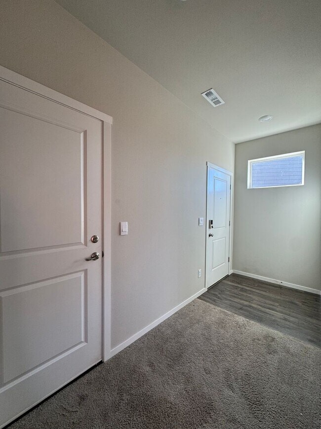 Building Photo - Pet-Friendly 3 Bed Home on Cul-de-Sac