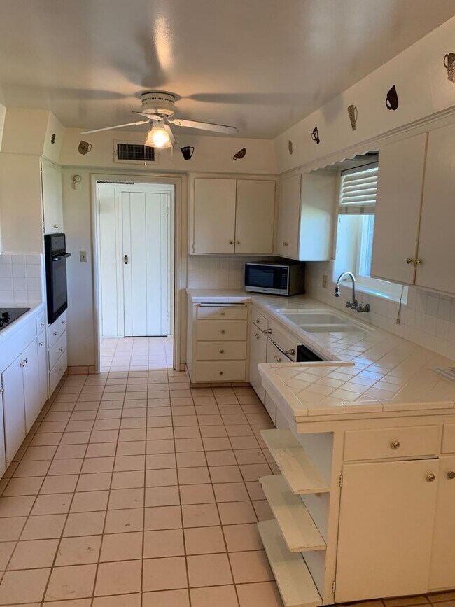 Building Photo - 3 br, 2 bath House - 1141 W Barstow Ave