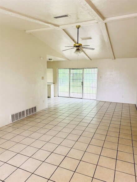 Foto del edificio - 2621 Concord Ln