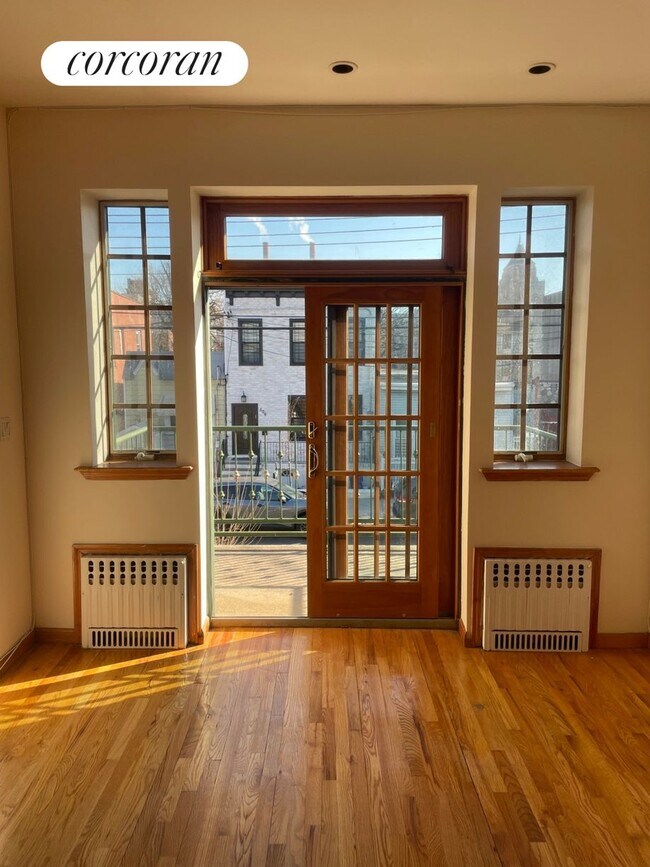 Building Photo - 501 Midwood St
