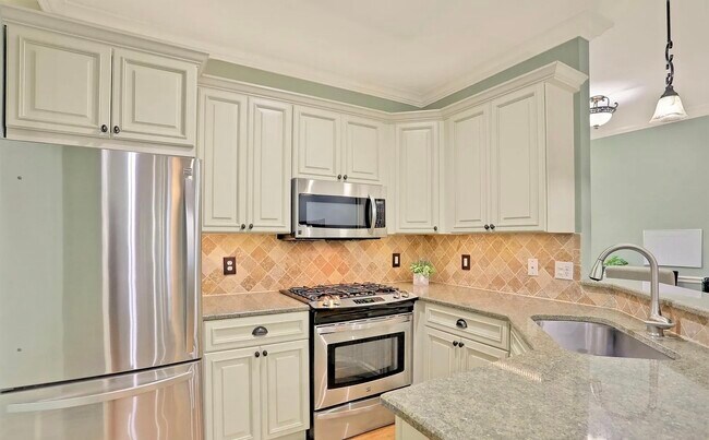 Kitchen - 13810 Sutton Park Dr N