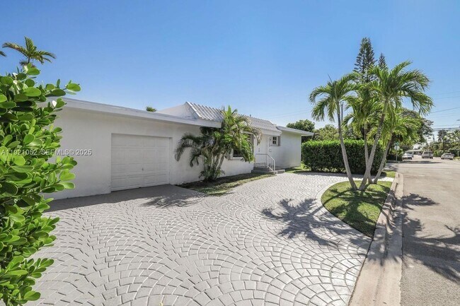 Photo - 725 91st St House