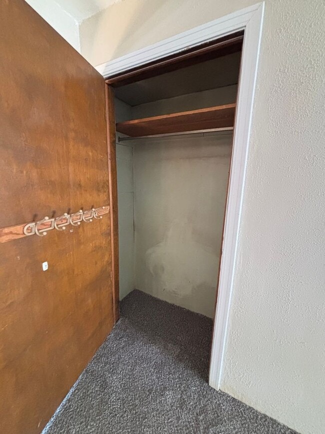 Building Photo - Large 3 Bedroom Single-Family Home in Arli...