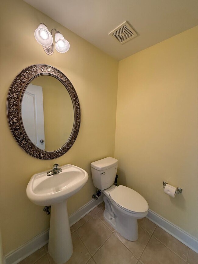 Foto del edificio - Well-Maintained Home in Convenient Madison Location