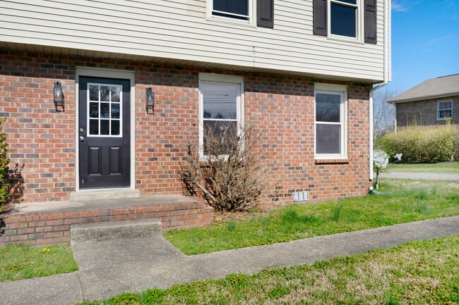 Building Photo - 179 Anderson Ln