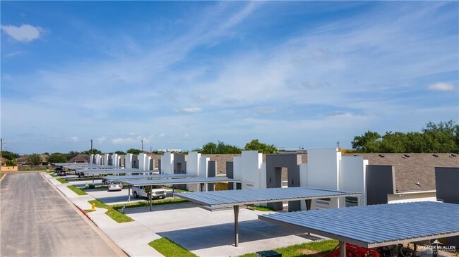 Foto del edificio - 1301 West Dr