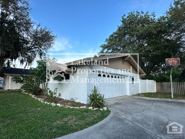 Building Photo - 4632 Darcin Dr