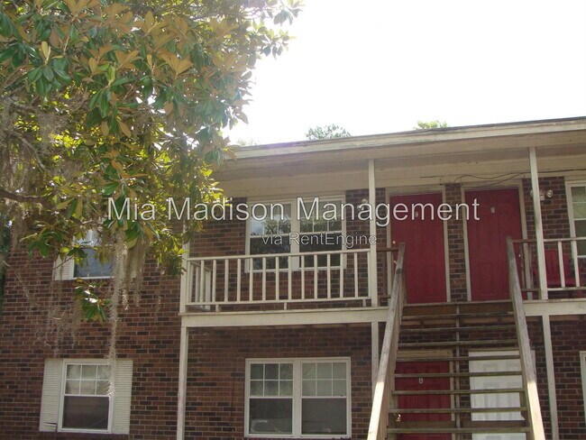 Foto del edificio - 1 Oak Forest Ln