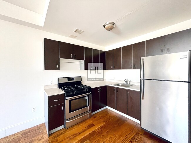 Building Photo - Large STUDIO | Dekalb Avenue, Bushwick