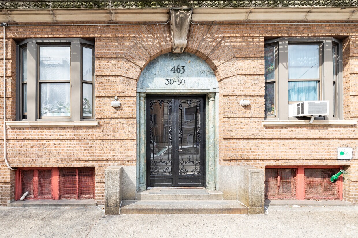 Entrada - 30-80 32nd St