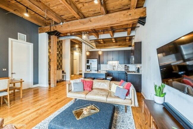 Foto del edificio - 770 W Gladys Ave