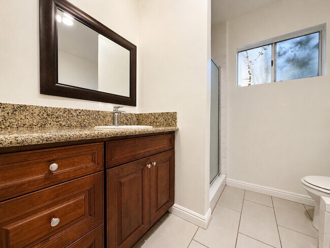 Foto del edificio - 14306 Riverside Dr
