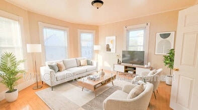 Building Photo - 416 Cedar St