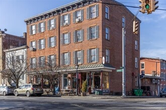 Building Photo - 97 Liberty St