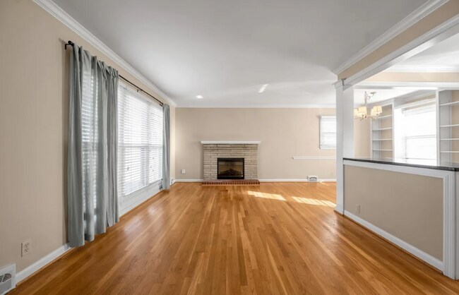 Foto del edificio - 2014 Rainbow Rd