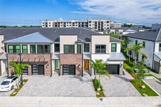 Building Photo - 8356 NW 7th Pl