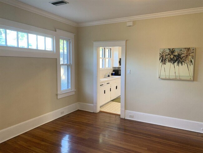 Building Photo - 66 Fullerwood Dr