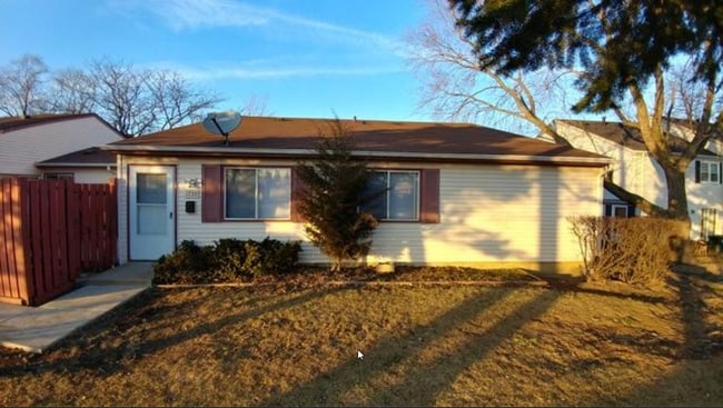 Building Photo - 1733 Queensbury Cir