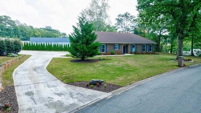 Foto del edificio - 390 Alpine Dr