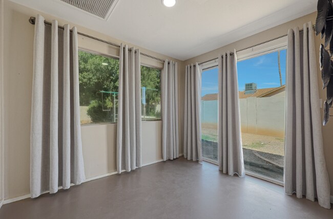 Foto del edificio - 14625 N 26th Ave